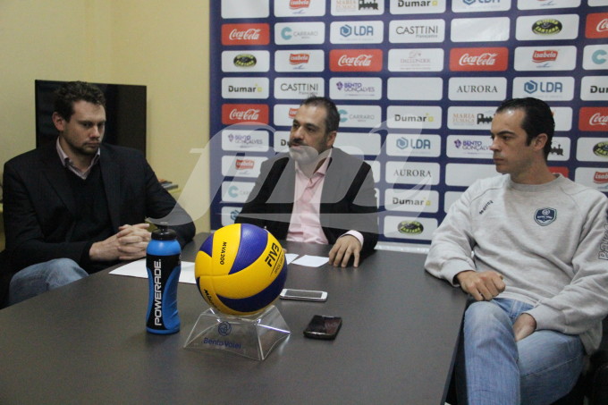 Vice-presidente Ricardo de Gasperi, presidente Marcos Paulo Machado e o coordenador Dentinho realizaram a coletiva/Foto: Kévin Sganzerla 