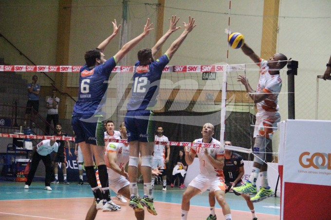 Equipe foi derrotada pelo Maringá Vôlei e pelo Canoas nas últimas duas rodadas/Foto: Kévin Sganzerla