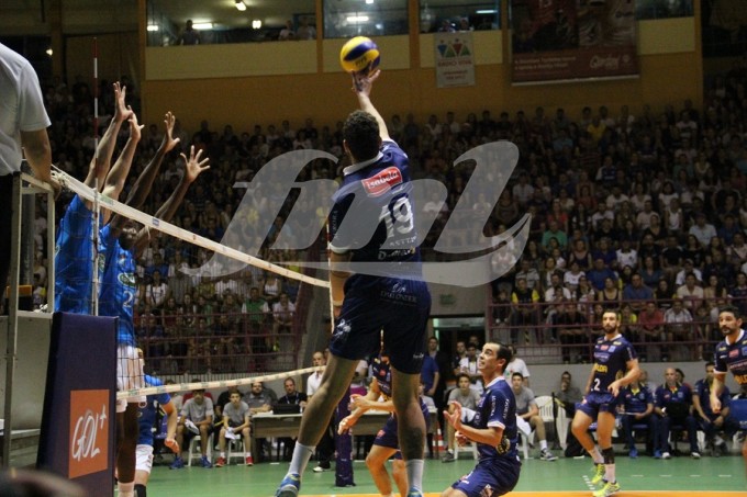 Bento Vôlei 2 x 3 Sada Cruzeiro - torcedor compareceu em peso para apoiar a equipe gaúcha/Foto: Fabiano Martins/Buda