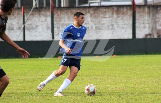 Volante Vitório foi aprovado na base do Coritiba, mas retornou ao alviazul para a disputa do Estadual Sub-20