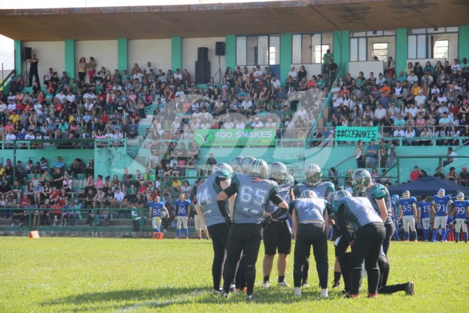 Torcida se fez presente em grande número nos jogos do Bento Snakes no Estádio da Montanha/Foto: Kévin Sganzerla