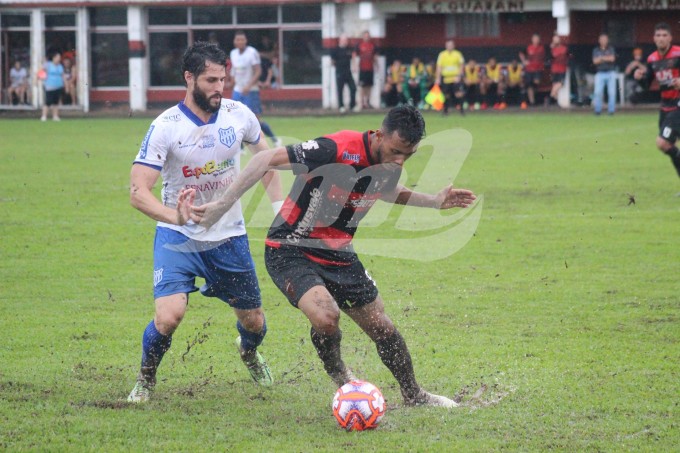 Esportivo superou o Gaurani-VA e o gramado pesado para largar em vantagem na briga pelo acesso / Foto: Kévin Sganzerla