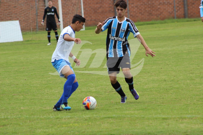 Felippe em duelo com o Grêmio