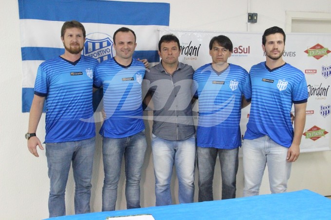 Cristiano Fronza (preparador físico), Fernando Agostini (auxiliar técnico), Badico (técnico), Fábio Tuchê (preparador físico) e Leonardo Casagrande (preparador de goleiros)/Foto: Fabiano Martins/Buda