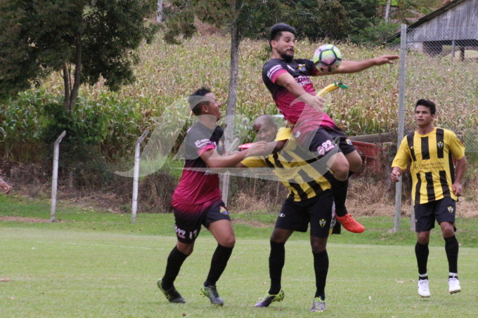 Amigos da Boa de Alan com a bola garantiu a classificação