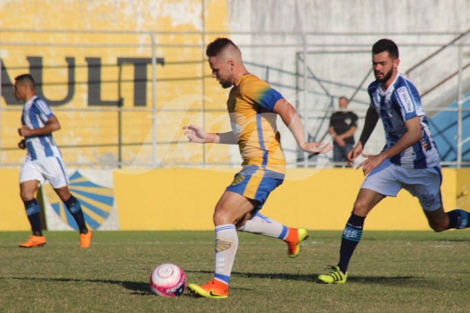 Gustavo Xuxa jogando pelo Pelotas contra o Esportivo em 2018 / Foto: Kévin Sganzerla