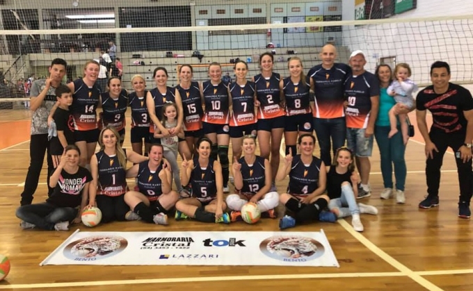 Em busca da final, Bento Vôlei encara a Sogipa - FML Esportes Not�cias