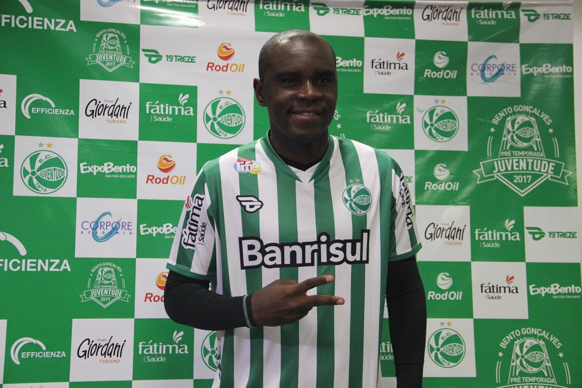 Sob muita chuva, Juventude fica no empate com o Sport e segue no